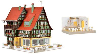 VOLLMER 43695 — Жилой дом с кафе-бистро, (освещение в комплекте), 1:87