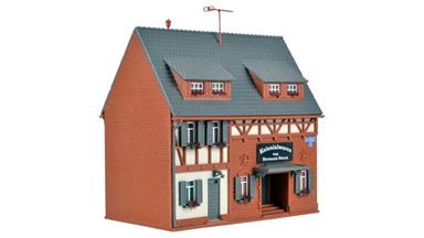 VOLLMER 43652 — Дом с магазином сувениров из колониальных стран, 1:87