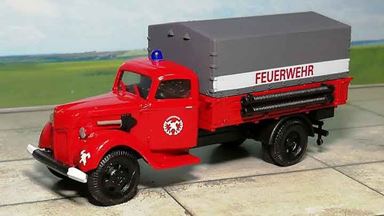 RUSAM-FORD-V3000-15-252 — Автомобиль пожарной службы 
Ford® V 3000 «Feuerwehr», 1:87, 1941–1948