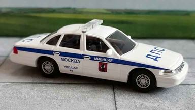 RUSAM-Ford-Crown-Victoria-02-2 — Автомобиль Ford® Crown Victoria «ДПС» «УВД ЦАО», 1:87, 1993—2011, РФ (Москва)