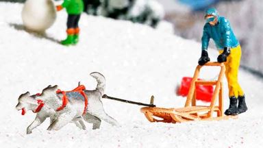 BUSCH 7817 — Собачья упряжка (набор фигурок и нарты), 1:87